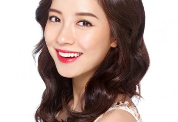 Song Ji Hyo cantik